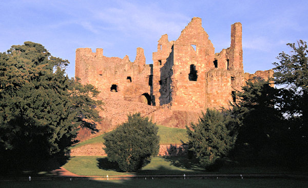 Dirleton  Castle