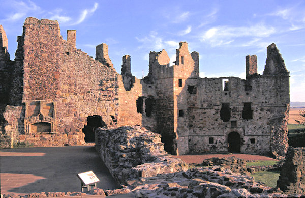 Dirleton  Castle