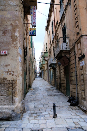 Maltese Alley